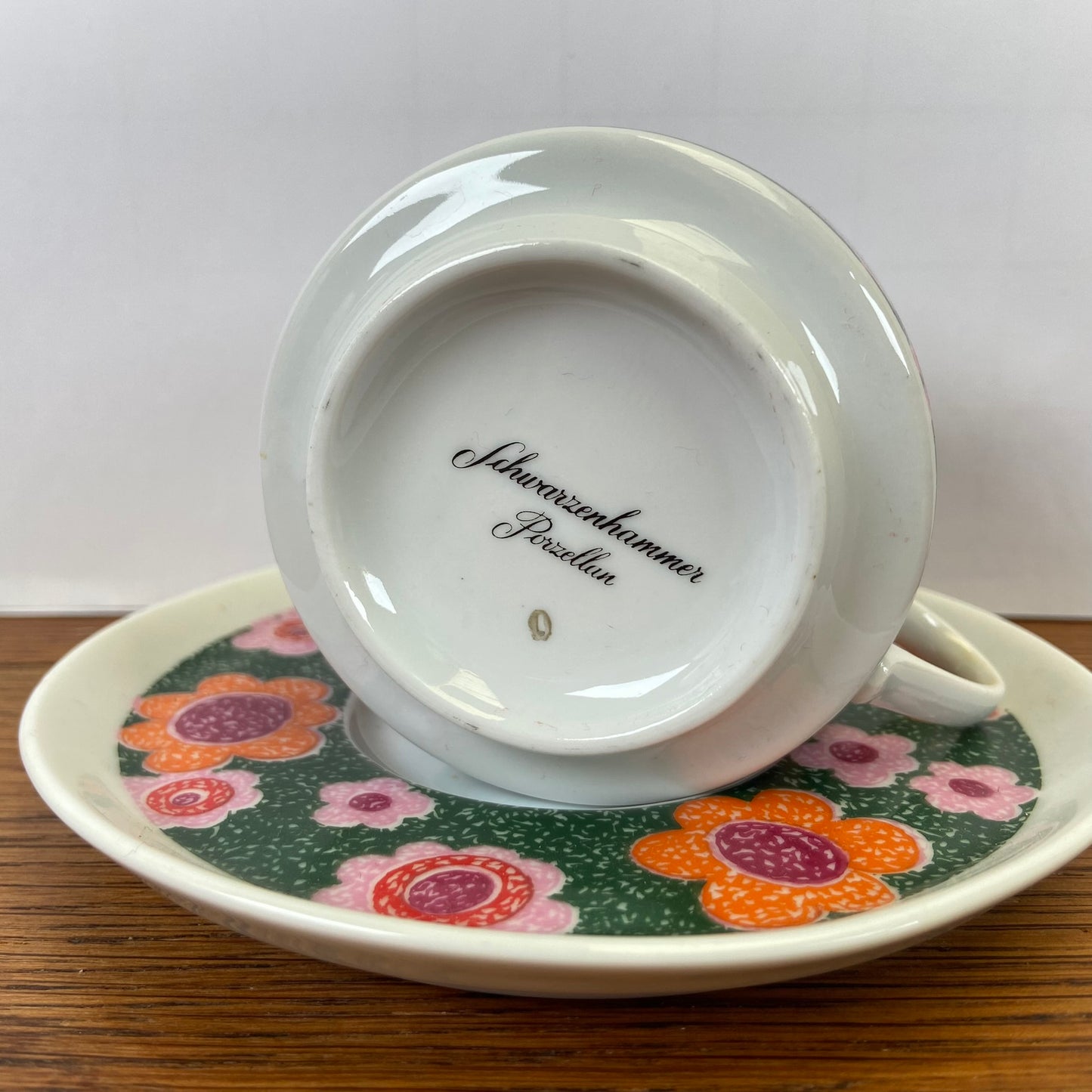 Vintage kop en schotel gebloemd