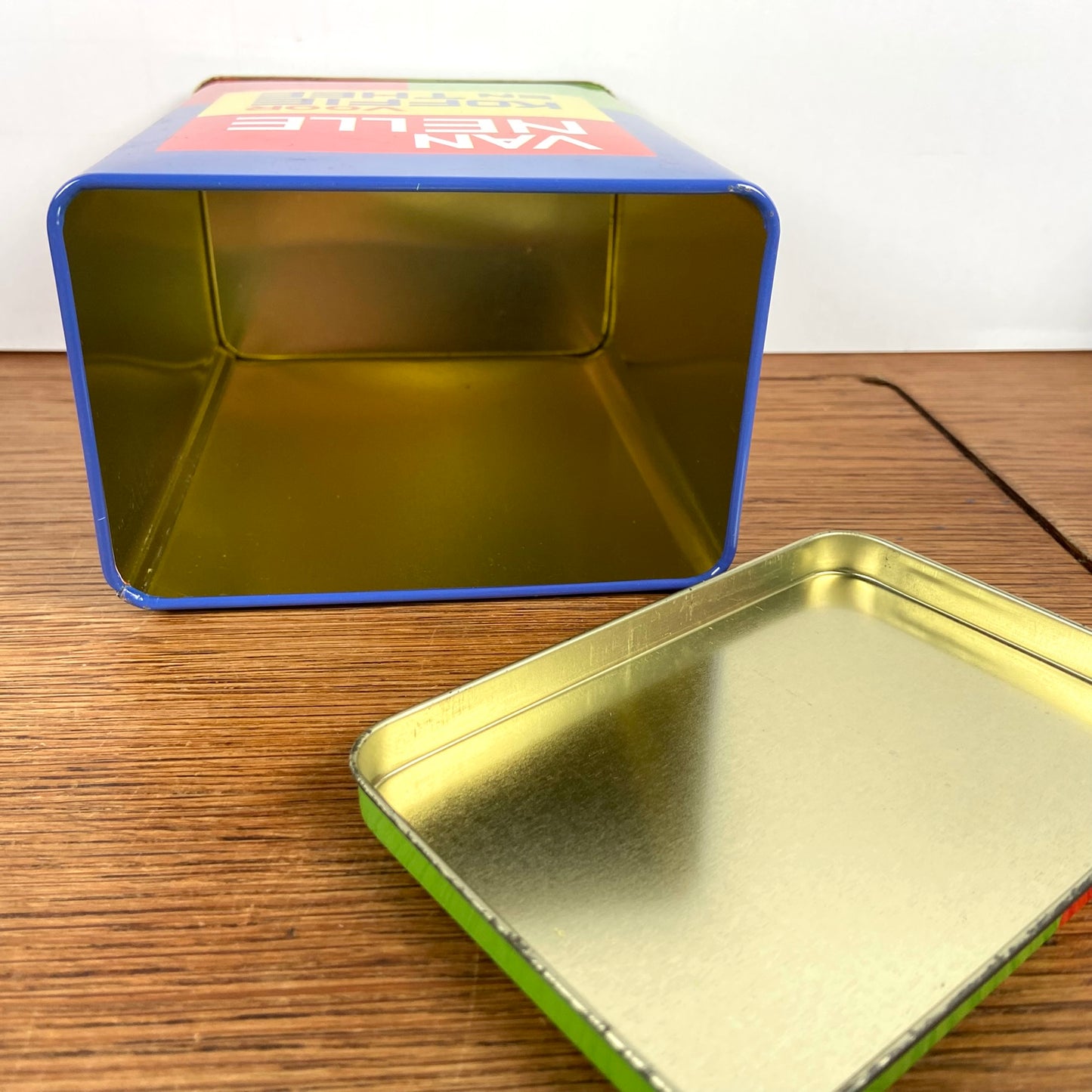 Kleurrijk van Nelle blik