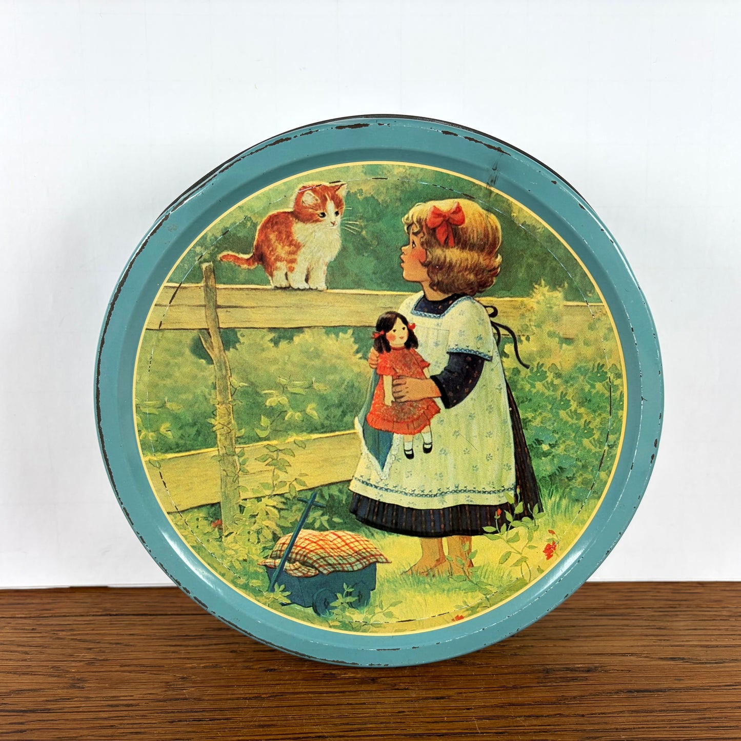 Vintage rond koekjes blik katten