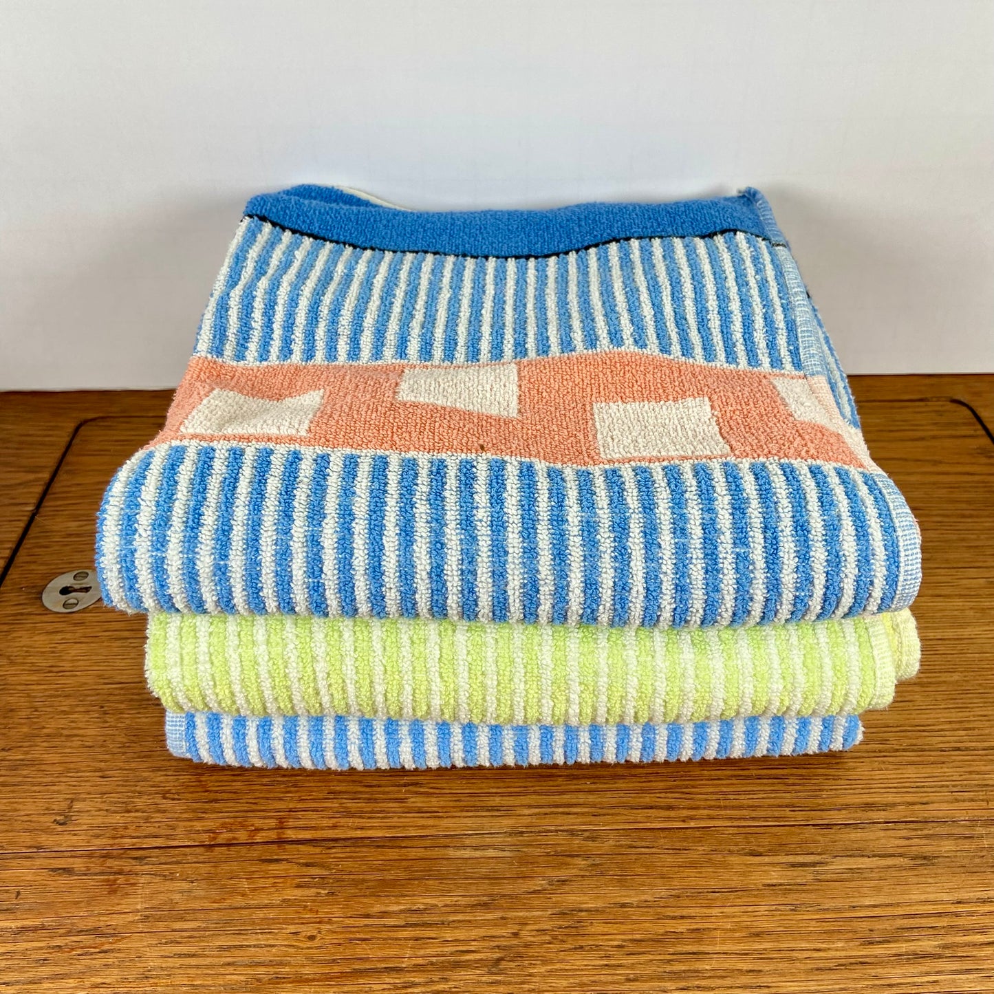 3 vintage handdoeken de Klok Heerde