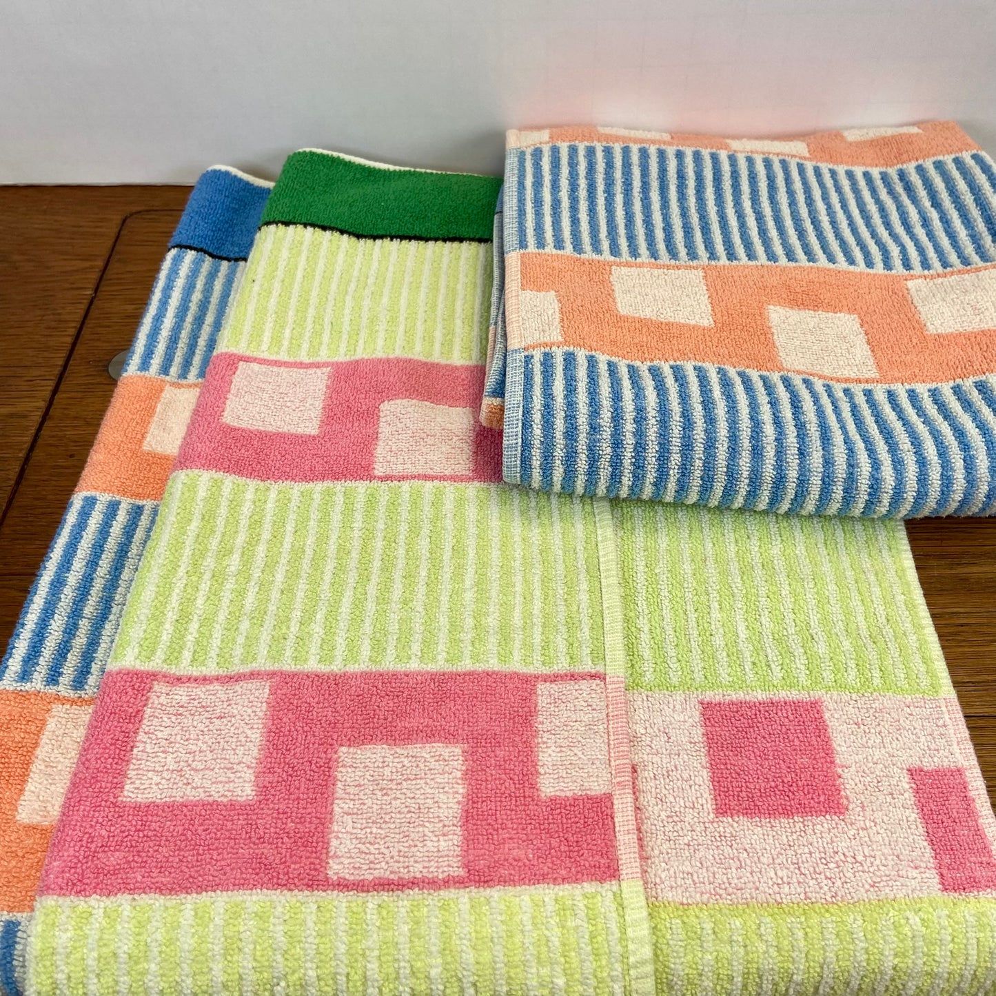 3 vintage handdoeken de Klok Heerde