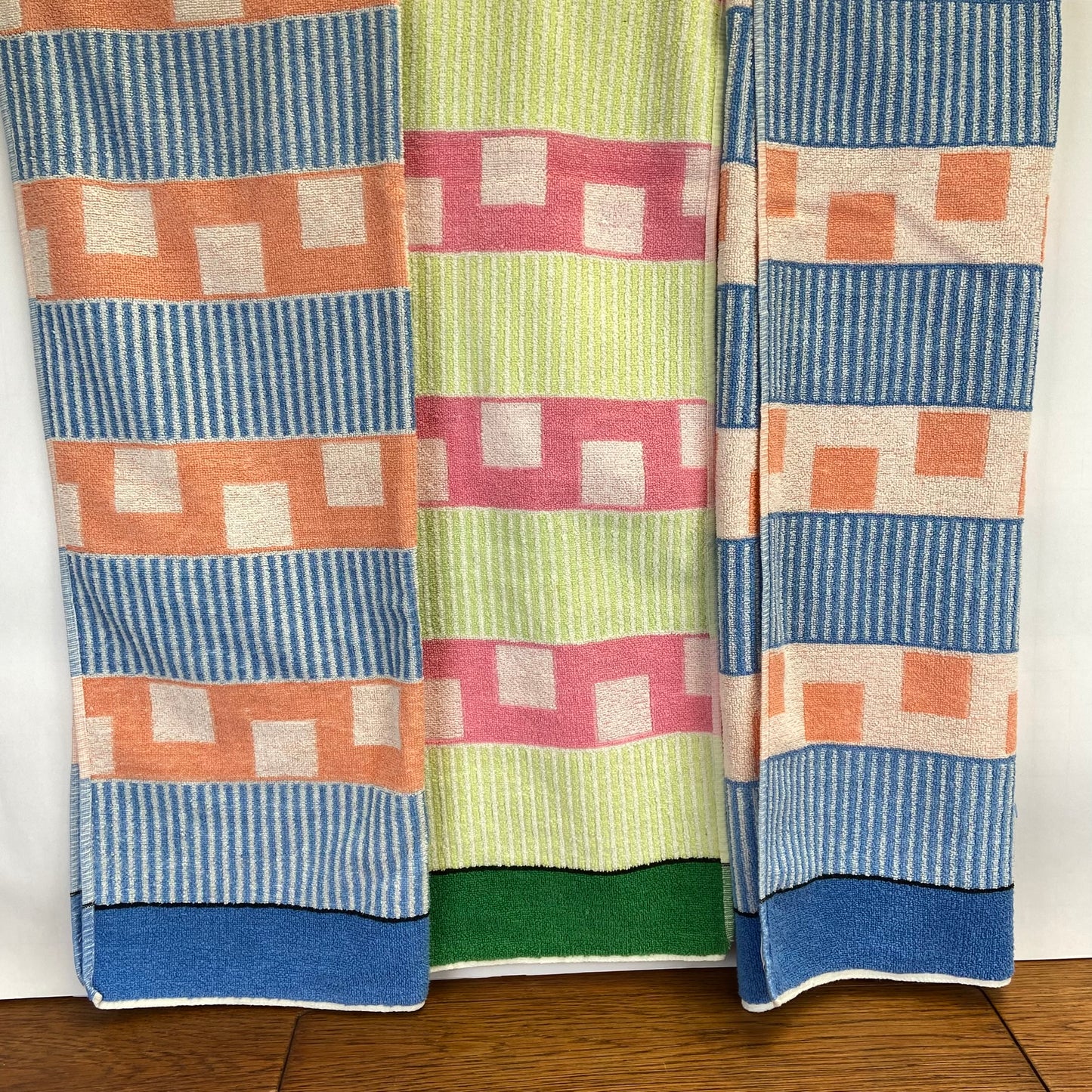 3 vintage handdoeken de Klok Heerde