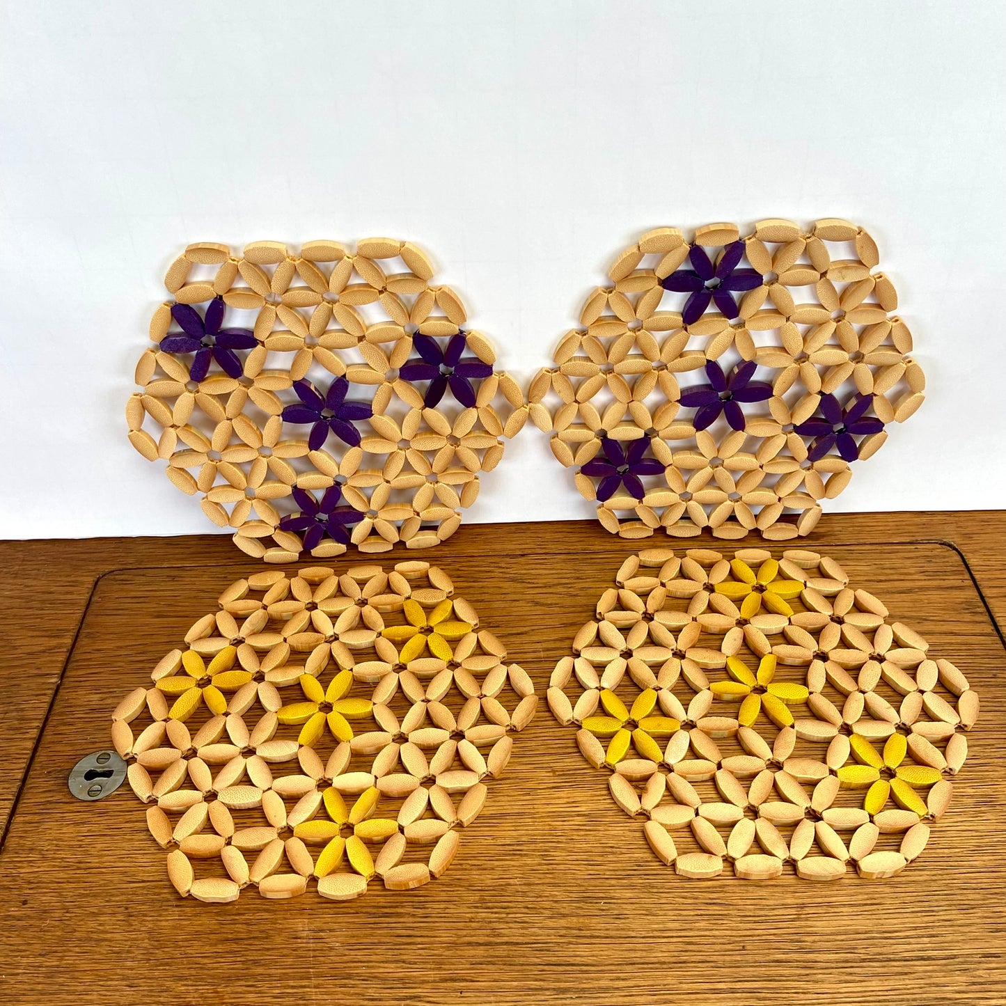 4 vintage houten pannen onderzetters