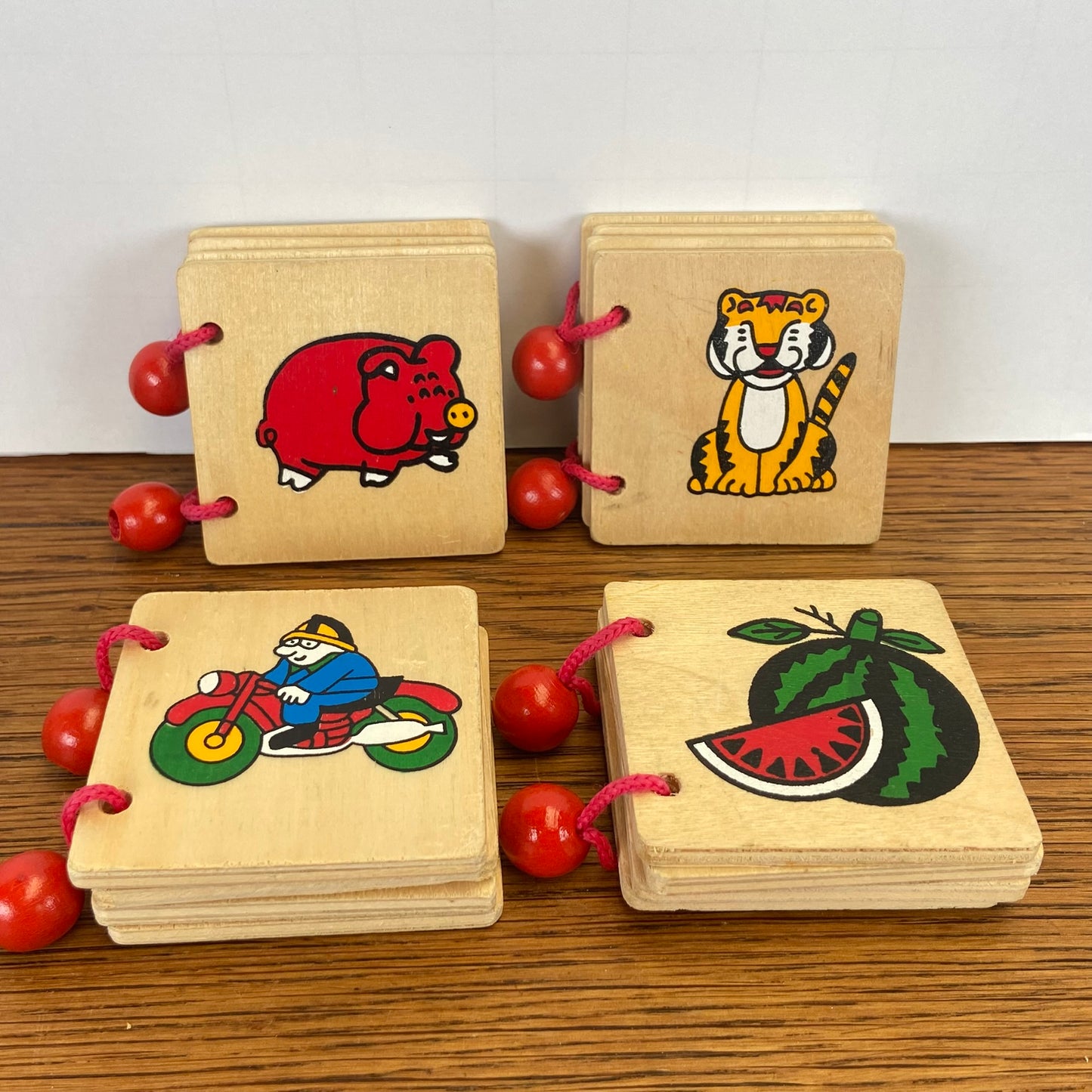 4 vintage houten boekjes