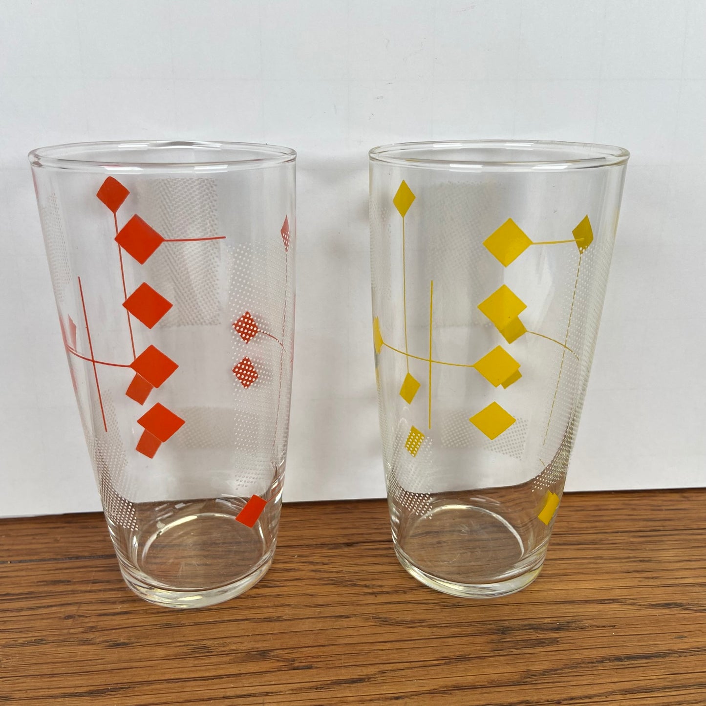 2 vintage limonade glazen rood geel