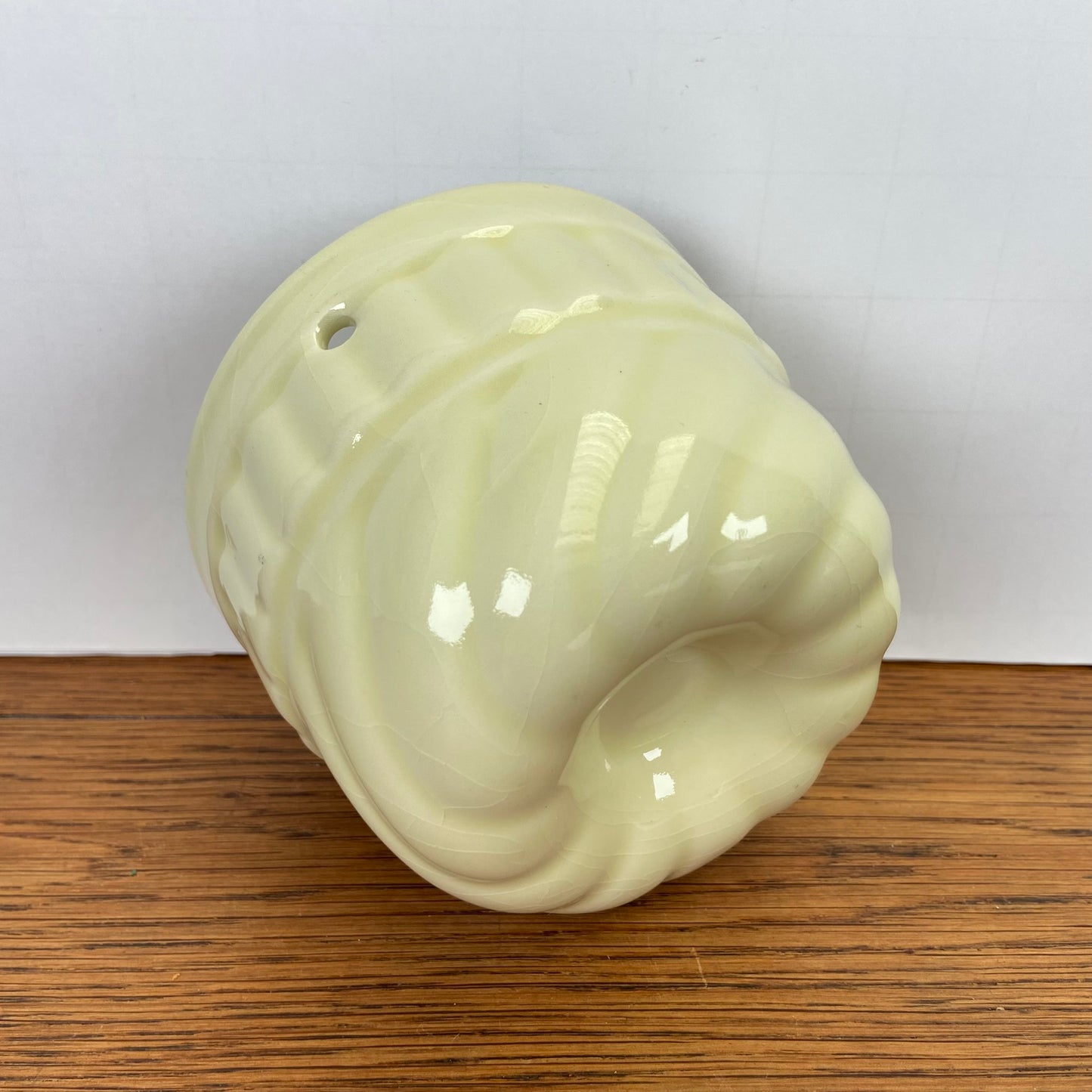 Vintage lichtgele puddingvorm