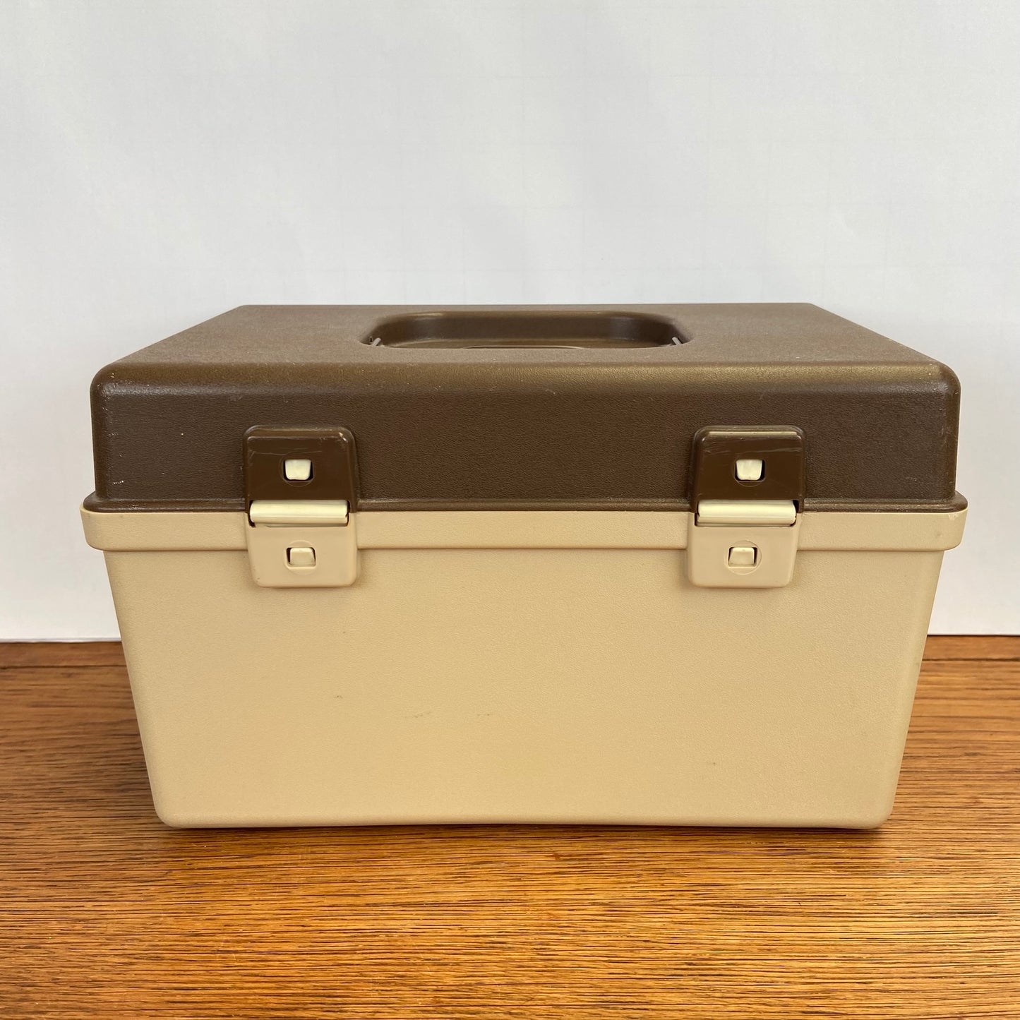 Kleine vintage naaibox curver bruin