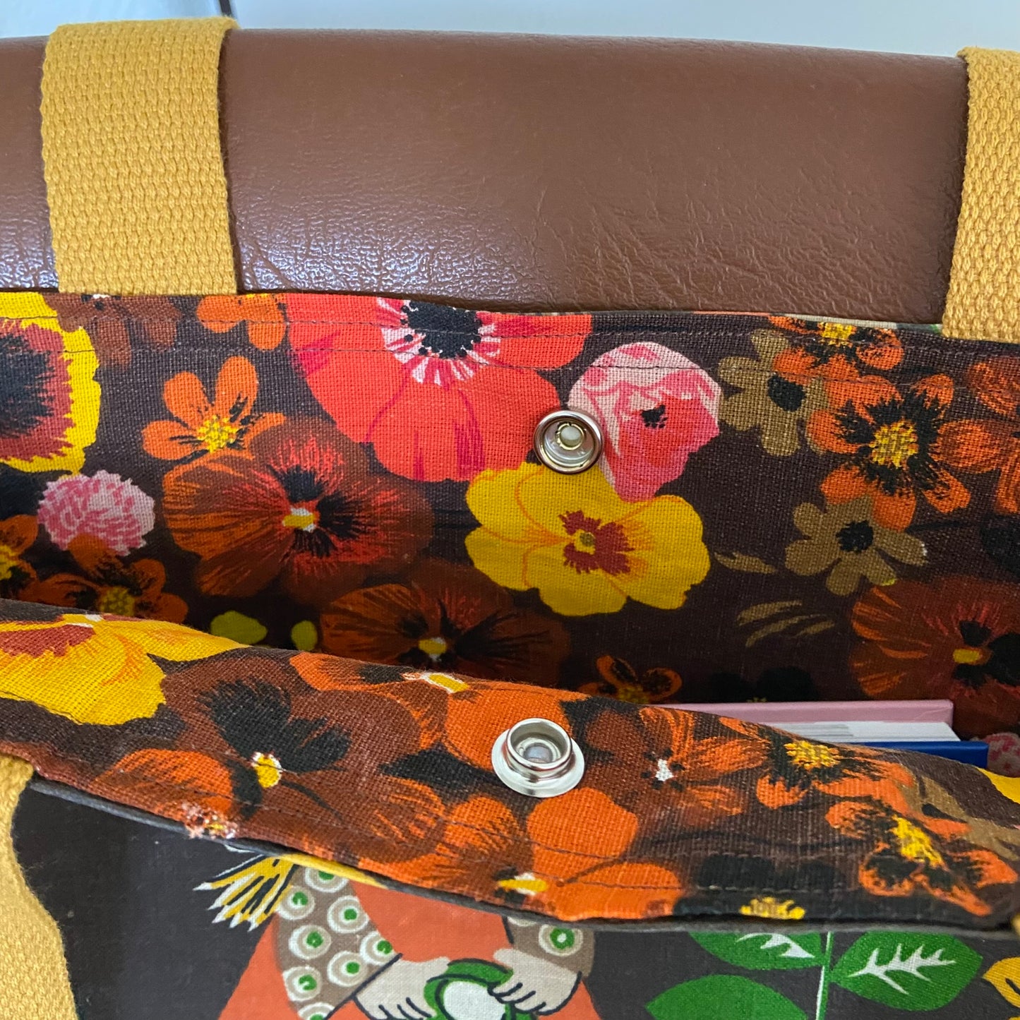 Boxkleed tas bruin in de tuin 1