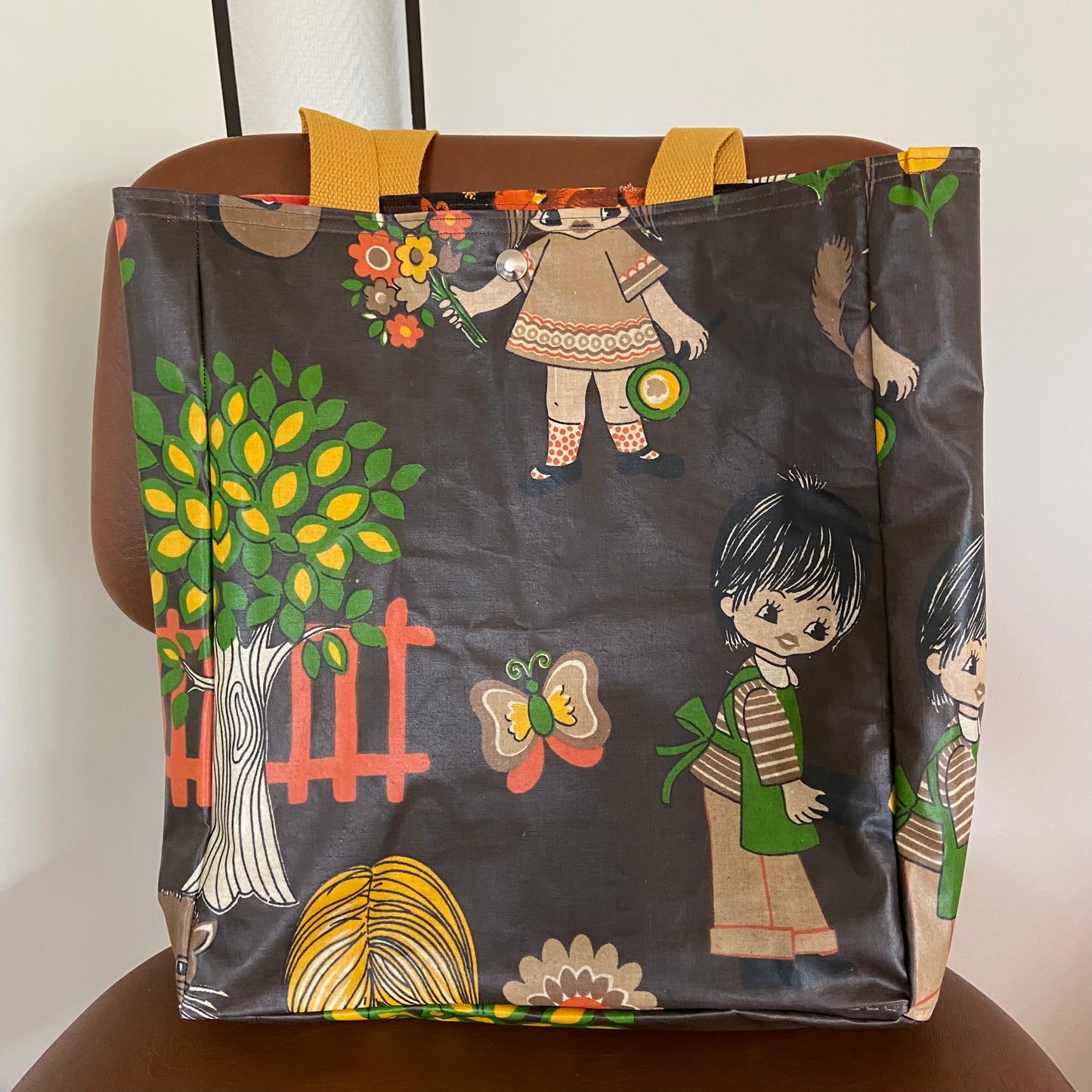 Boxkleed tas bruin in de tuin 1