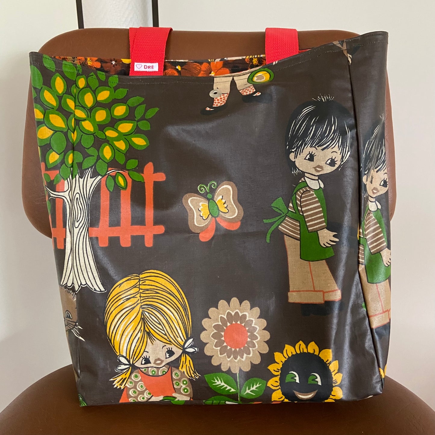 Boxkleed tas bruin in de tuin 2