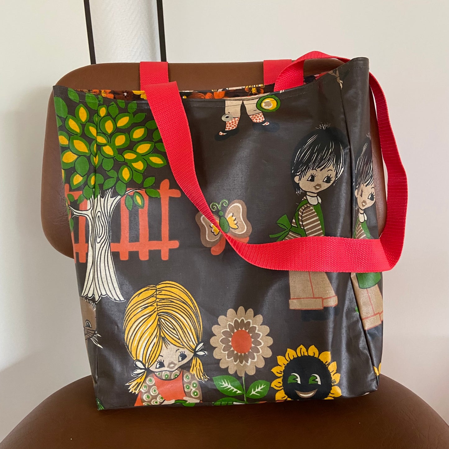 Boxkleed tas bruin in de tuin 2