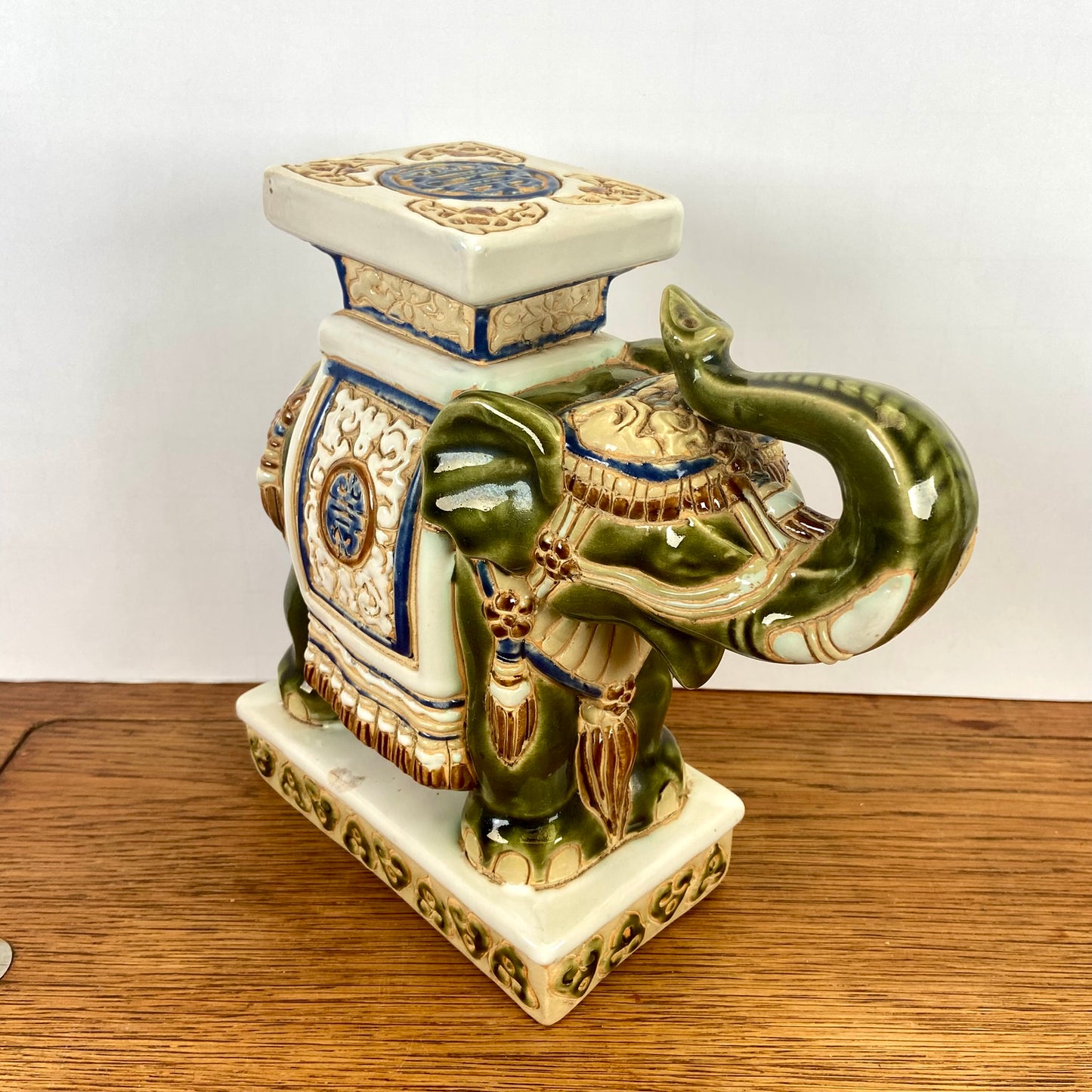 Vintage plantentafel keramieken olifant