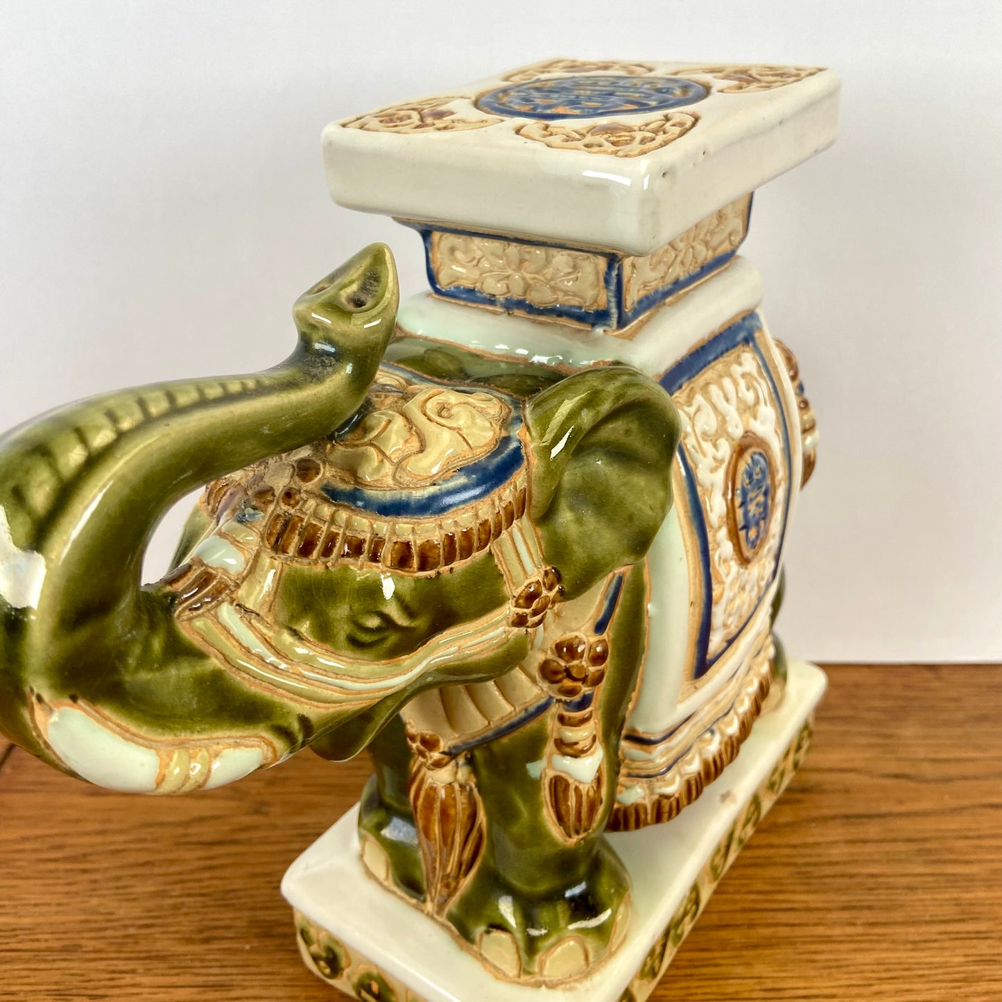Vintage plantentafel keramieken olifant