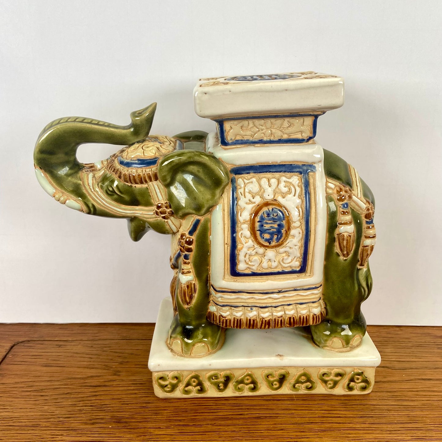 Vintage plantentafel keramieken olifant