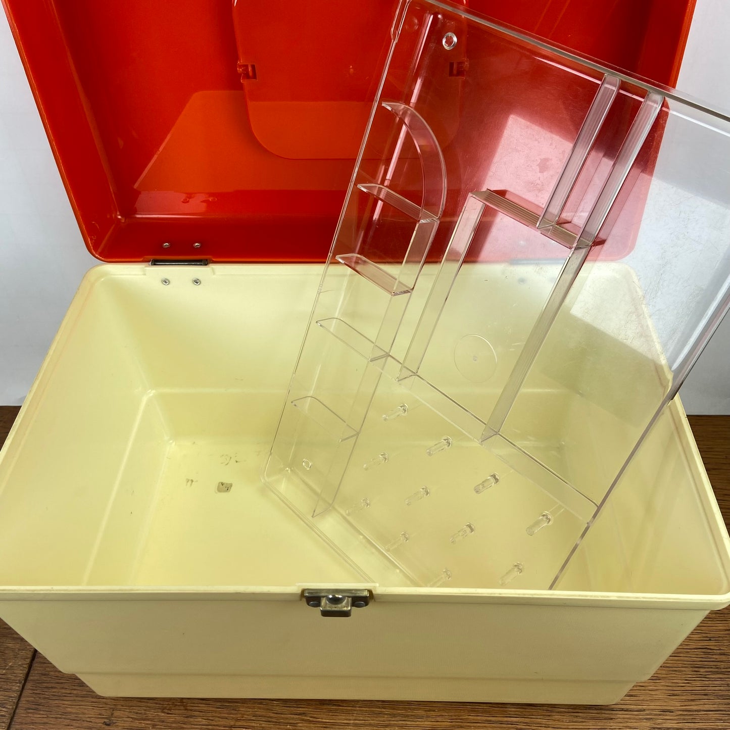 Curver naaibox oranje