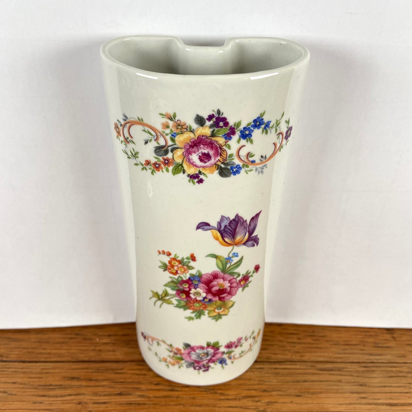 Vintage radiotorbakje bloemen