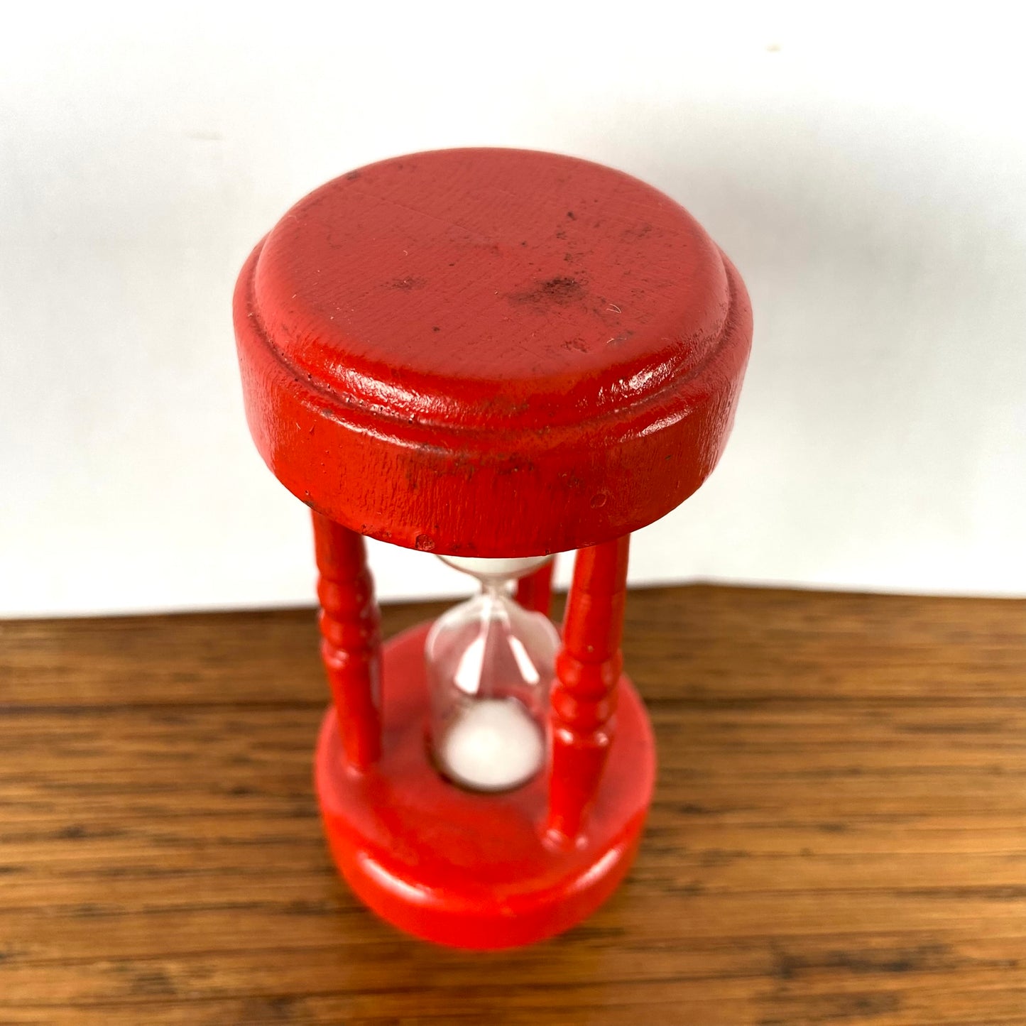 Rode houten zandloper