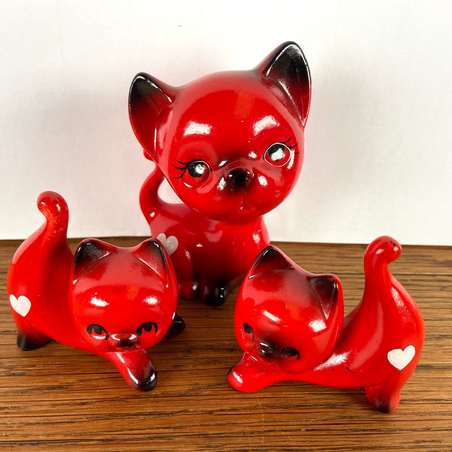 Rode katten met hartjes