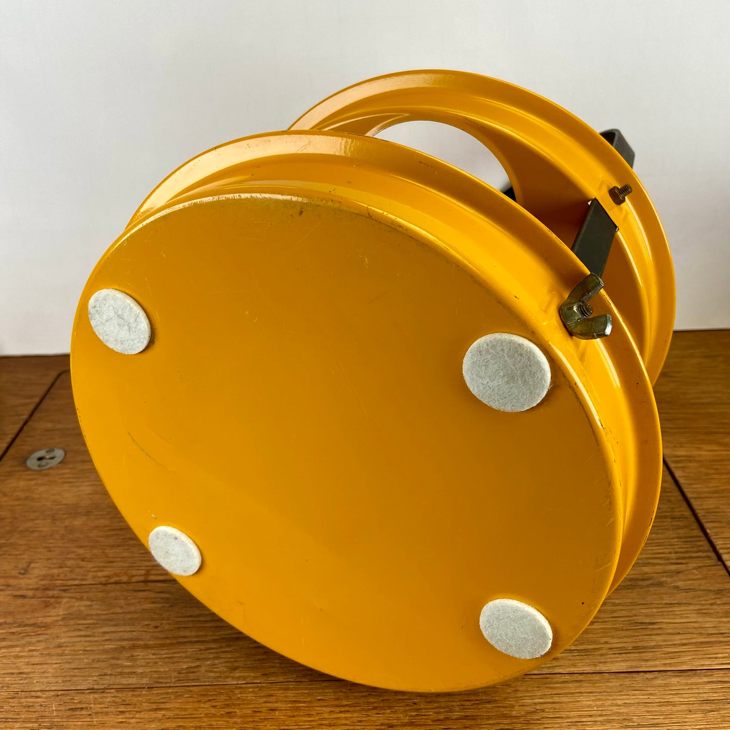 Vintage geel flessenrek