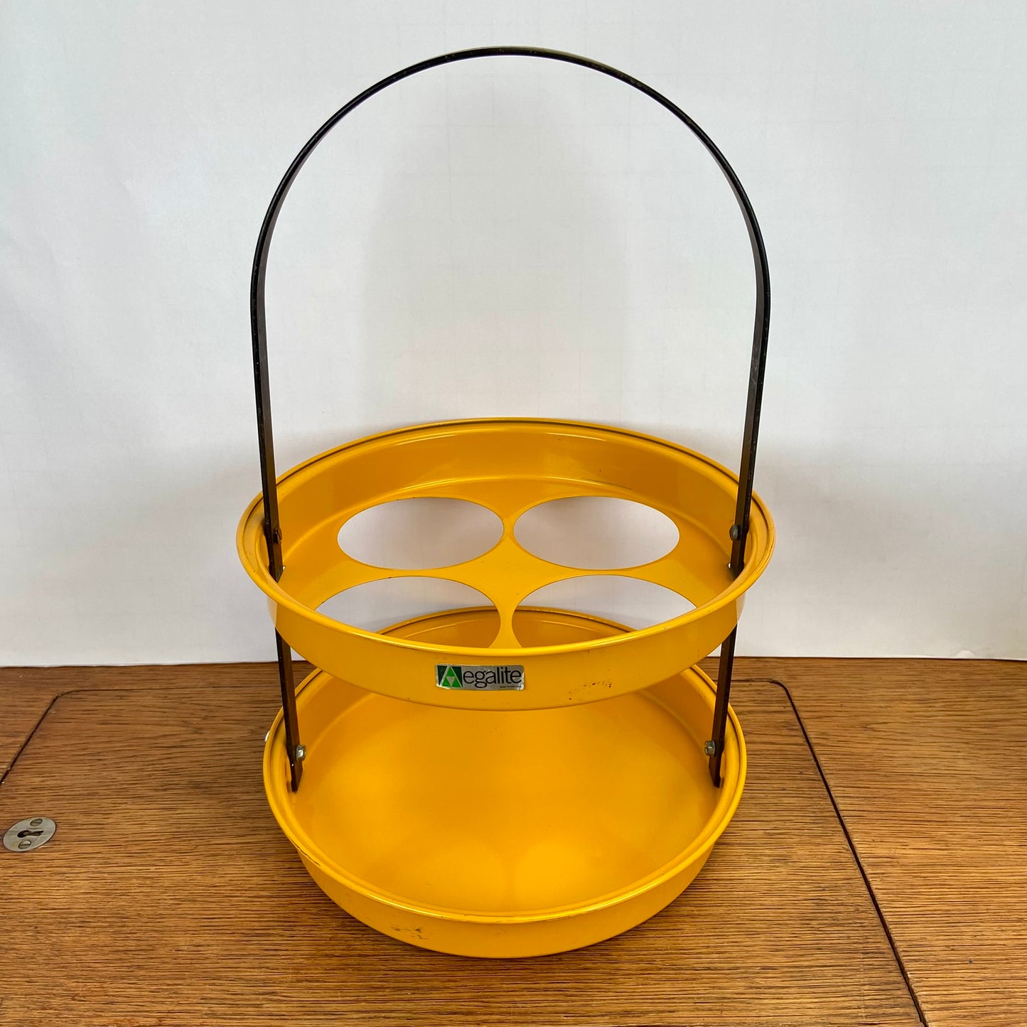 Vintage geel flessenrek