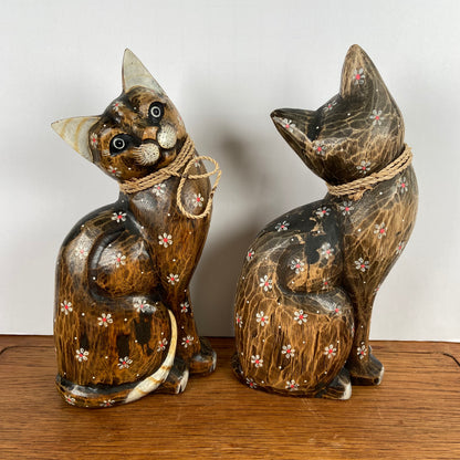 2 grote houten katten