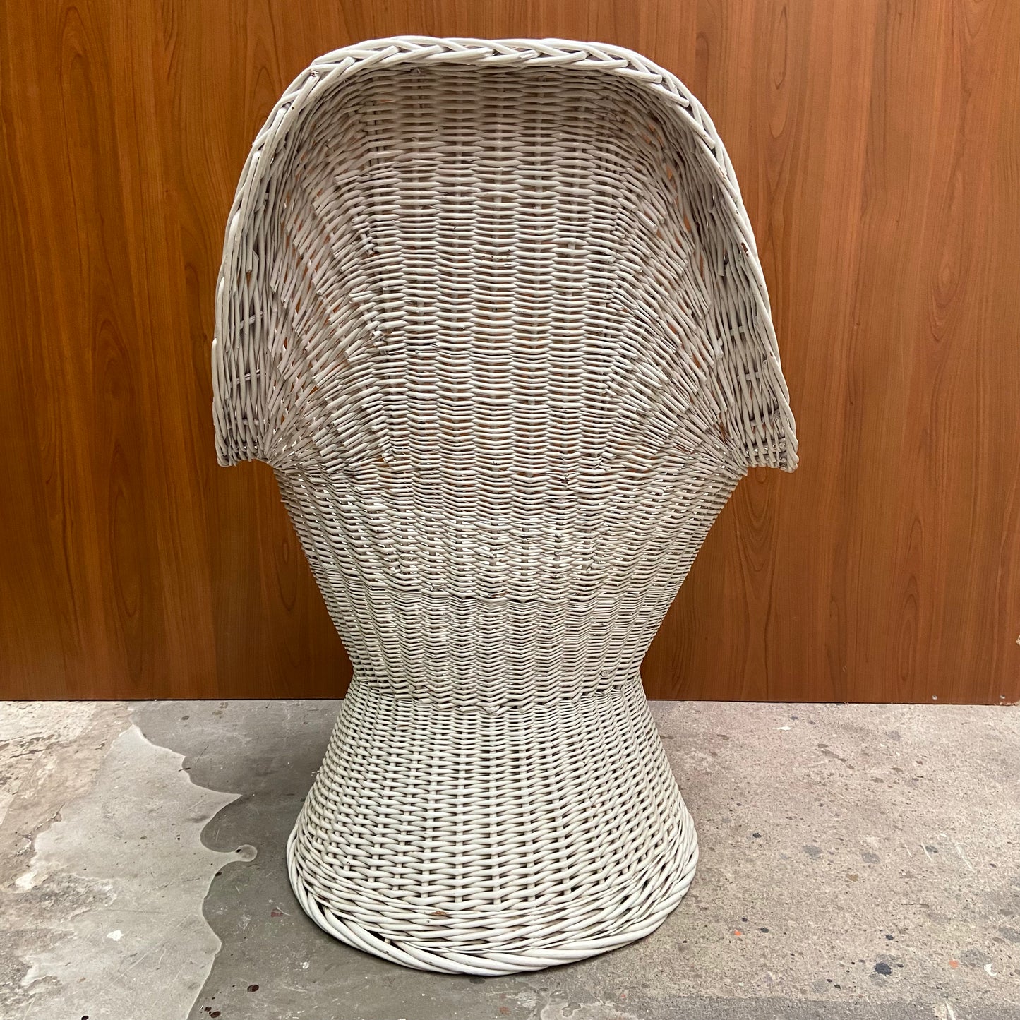 Vintage witte rieten stoel