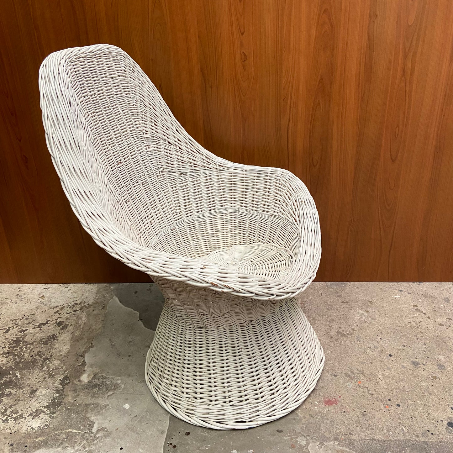 Vintage witte rieten stoel