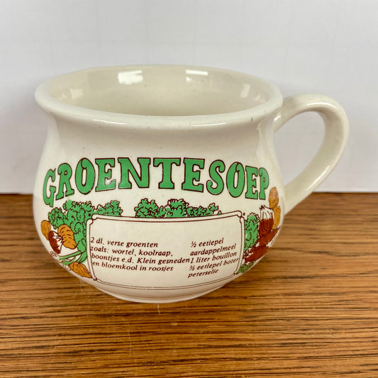 Vintage soepkom groentesoep