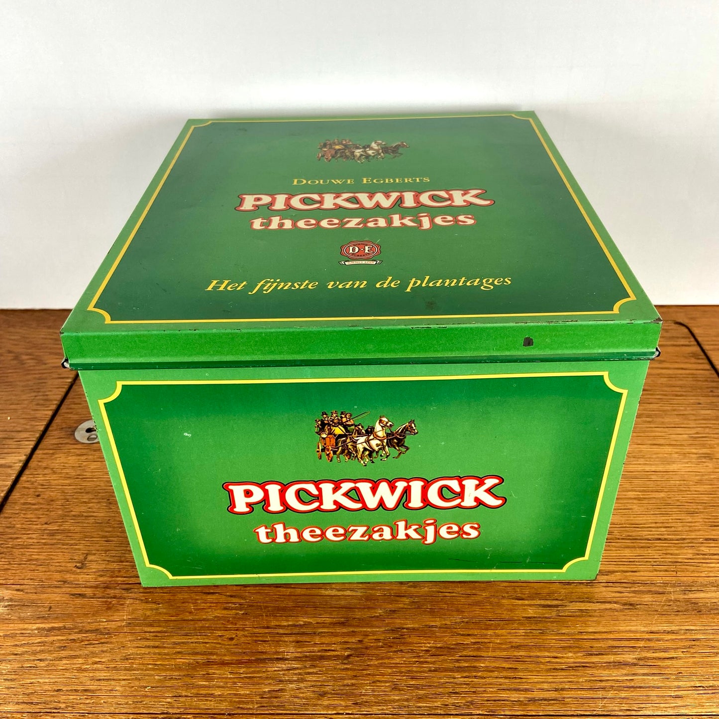 Groot Pickwick blik theezakjes