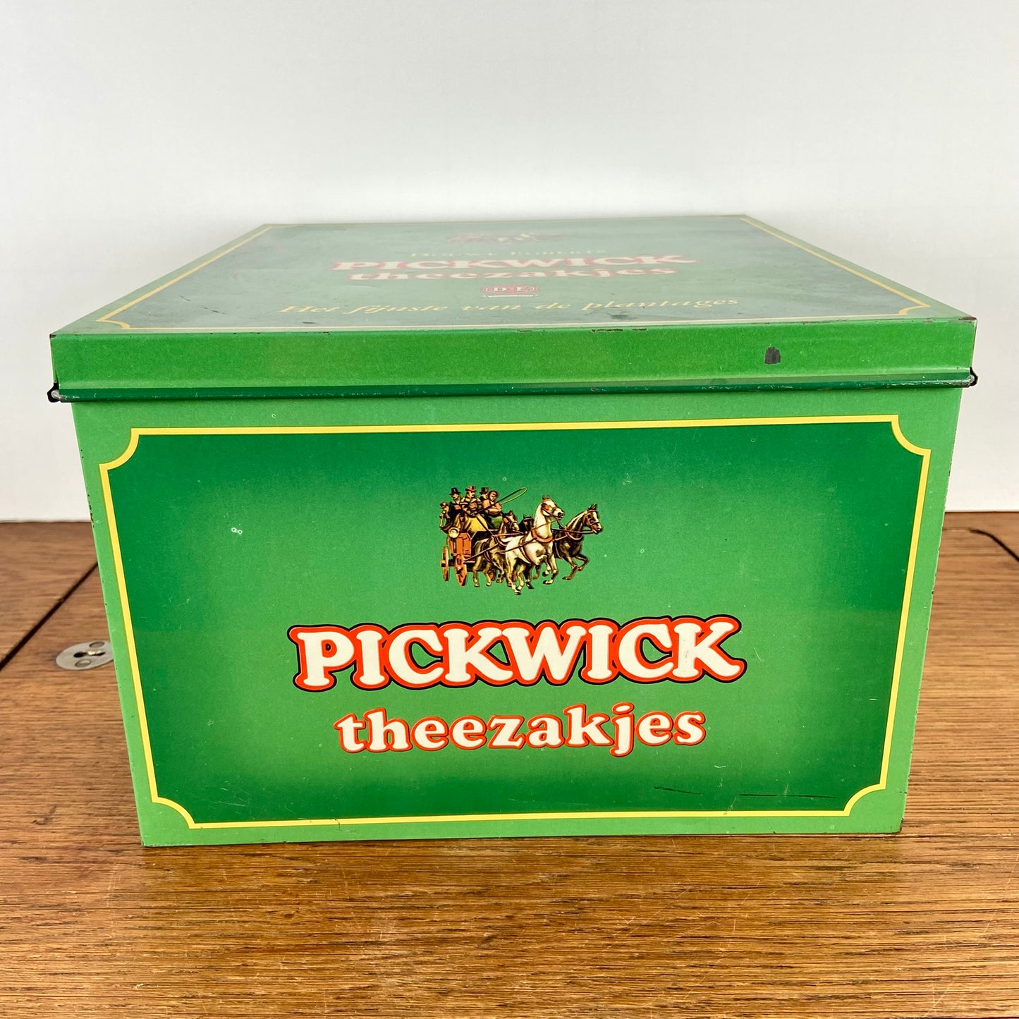 Groot Pickwick blik theezakjes