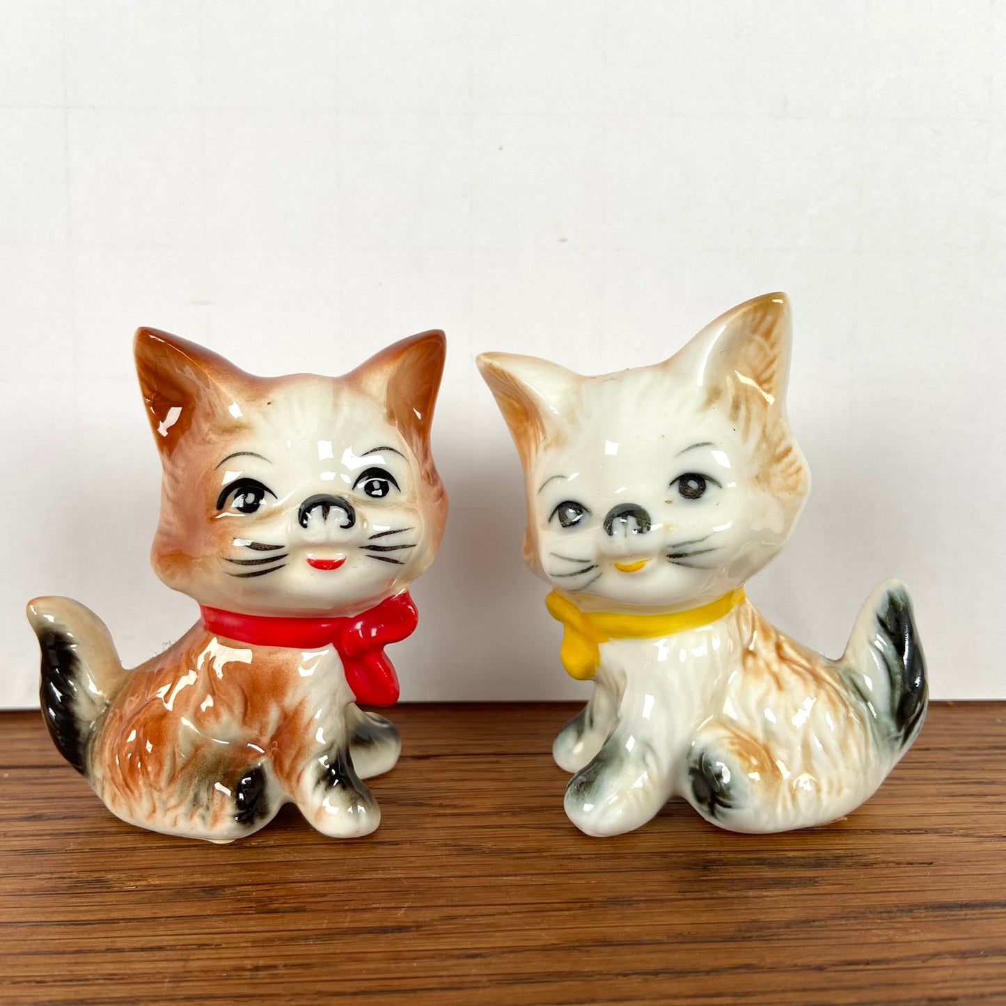 Schattige porseleinen katjes