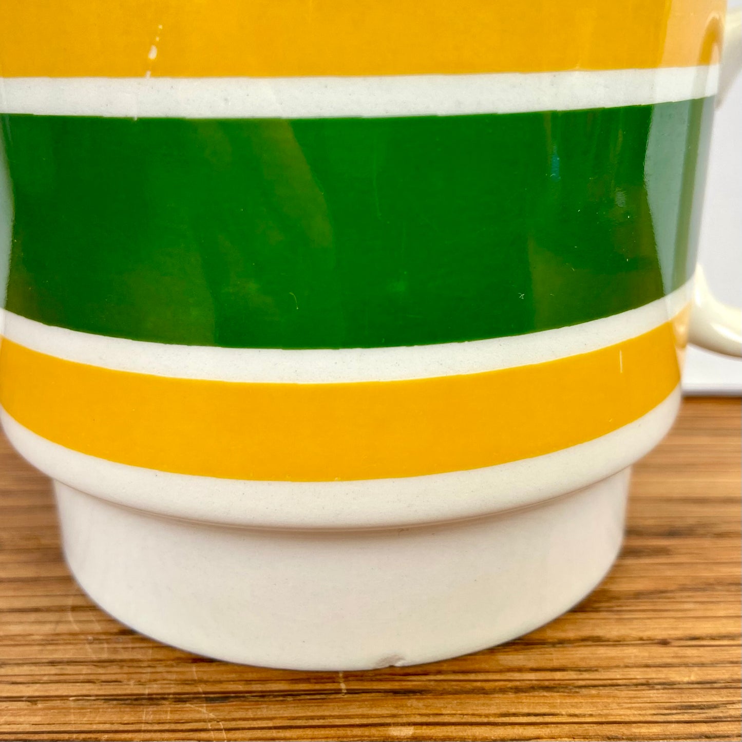 2 vintage soepkommen geel groen