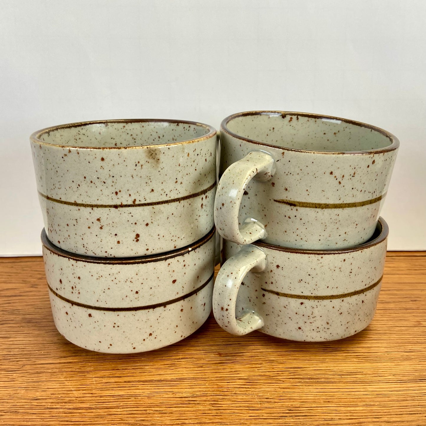 Set van 4 vintage soepkommen
