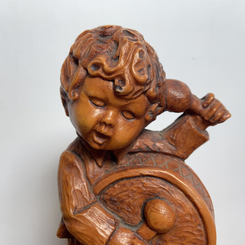Vintage beeldje jongen met trommel