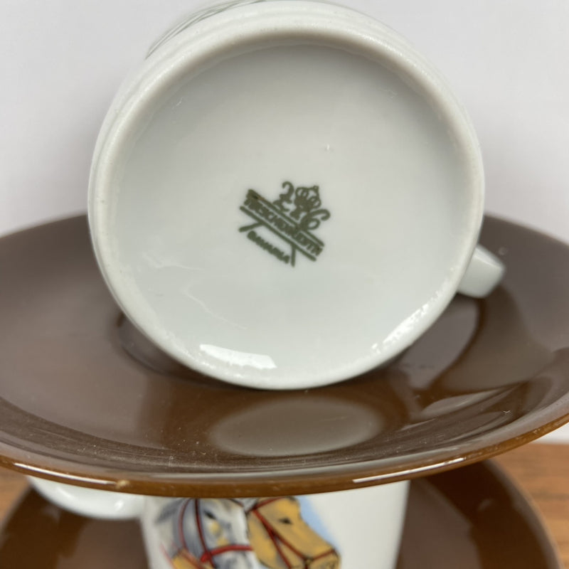 vintage kop en schotels paarden