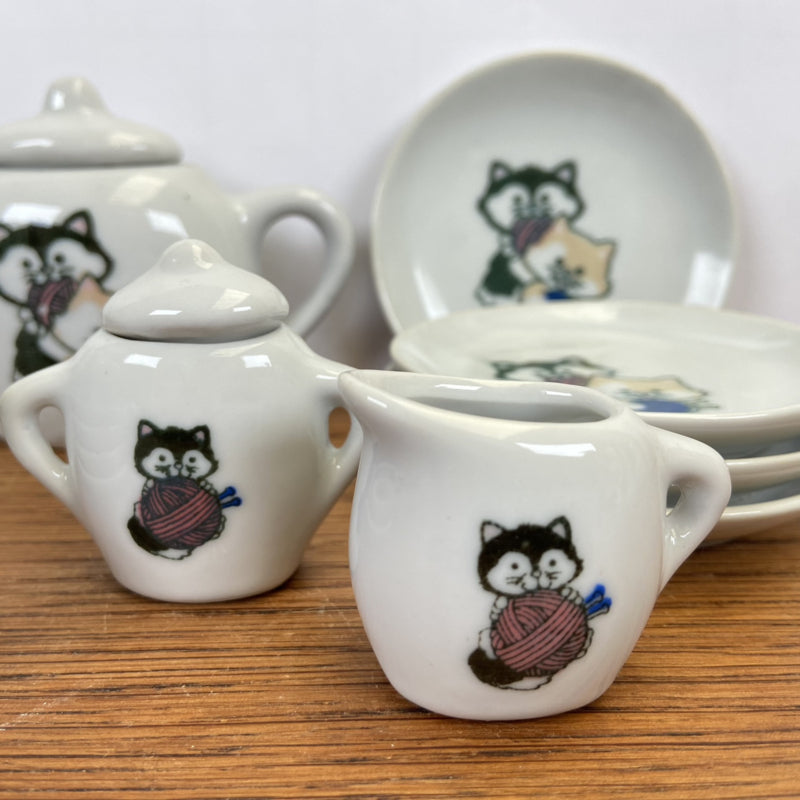 Miniatuur theeserviesje katten
