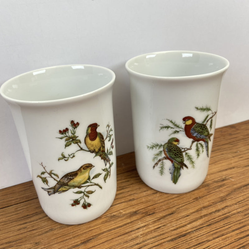 Vintage mokken met vogels