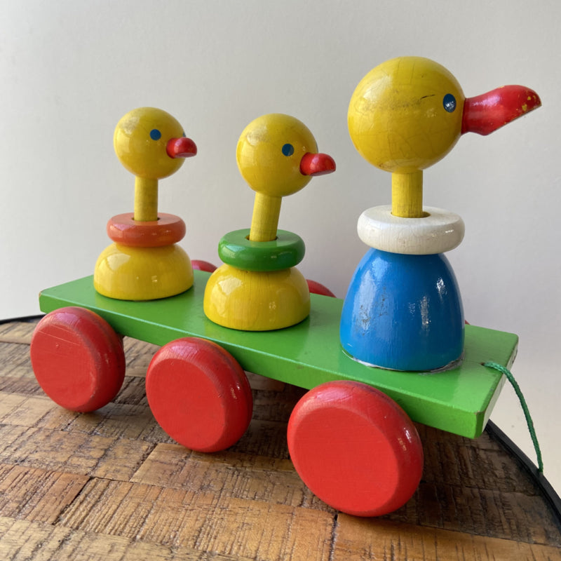 Vintage houten trekeendjes