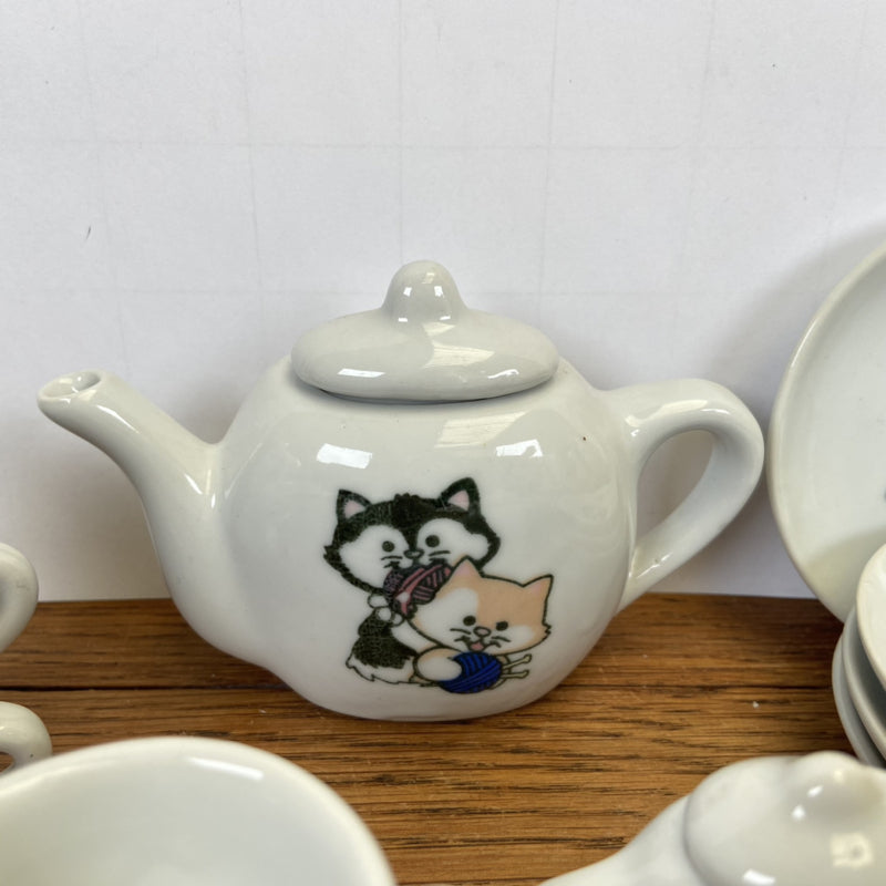 Miniatuur theeserviesje katten