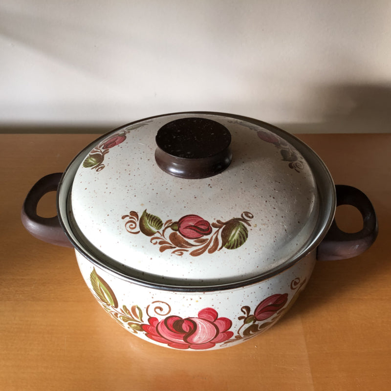 Vintage pan met bloemen