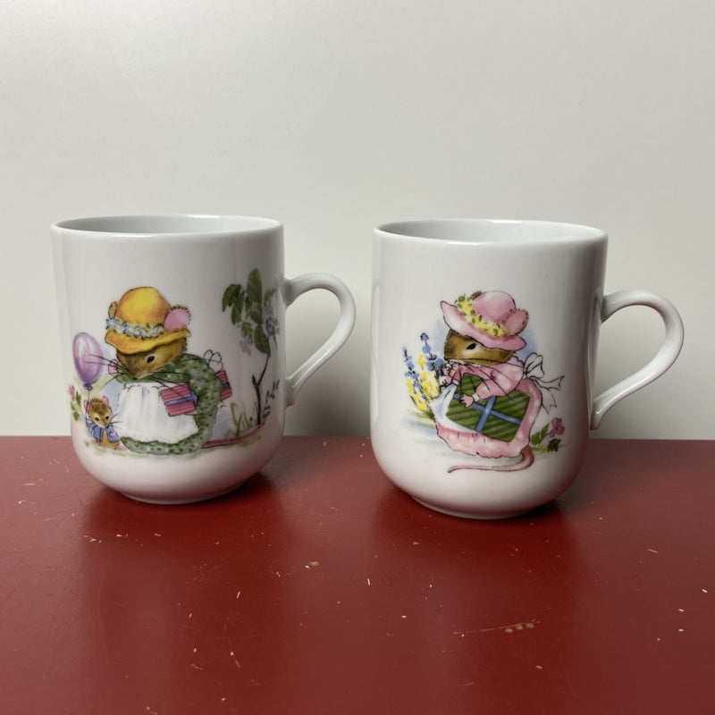 2 mokken Douwe Egberts muizen