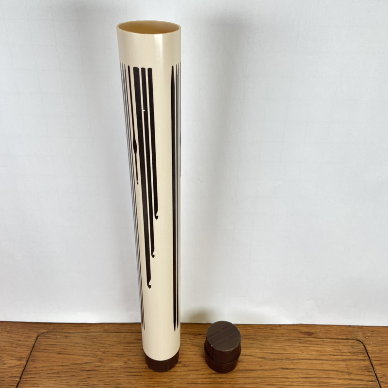 Vintage breinaalden koker