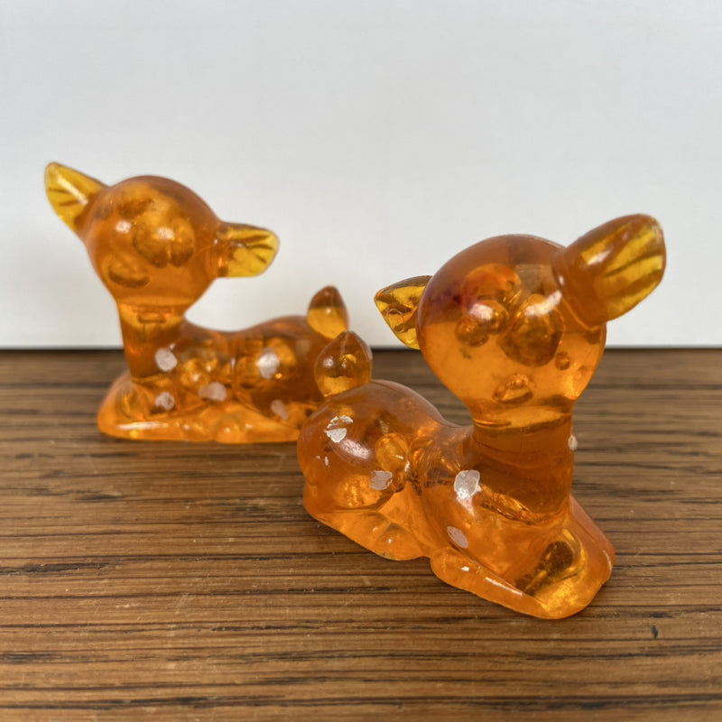 2 vintage oranje Lucite fawn hertjes