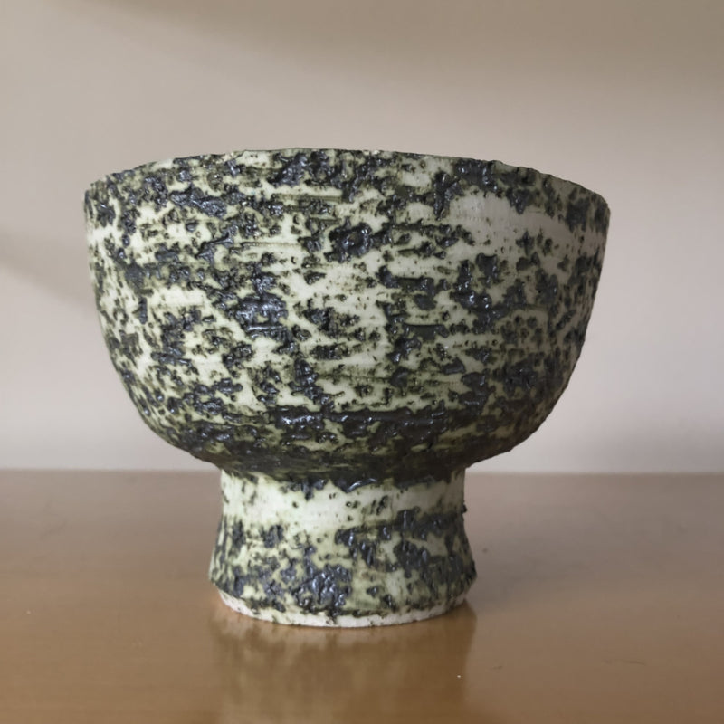 Berkenpast bloempot op voetje