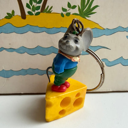 Vintage sleutelhanger muis op kaas