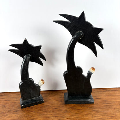 2 vrolijke houten katten