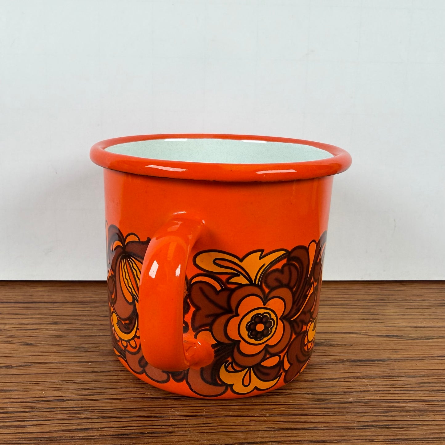 Vintage oranje emaille beker