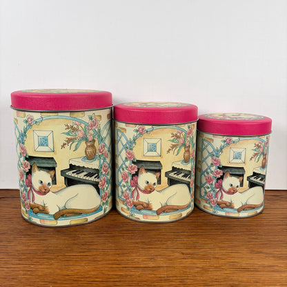 Voorraad bussen katten piano