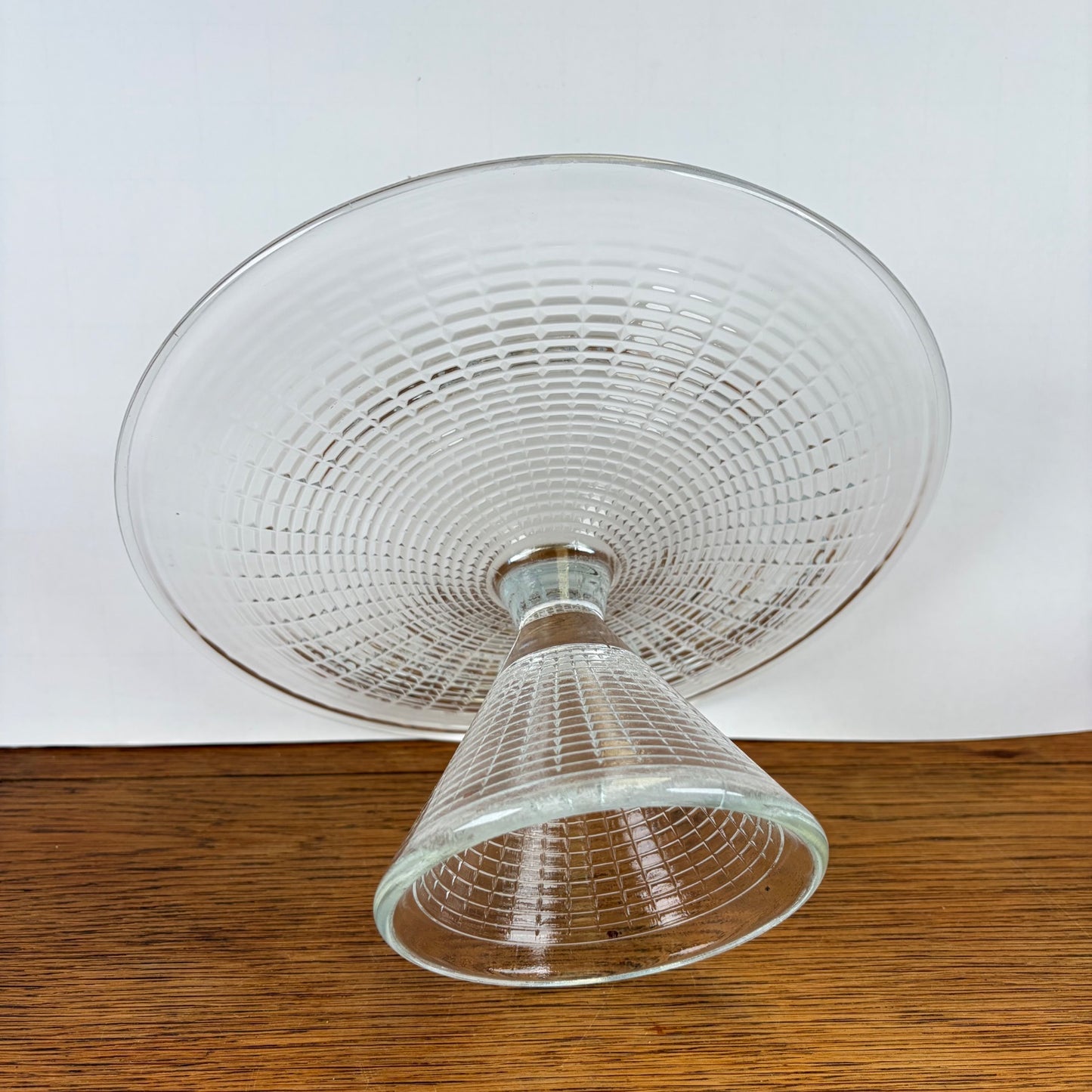 Vintage glazen taartschaal op voet