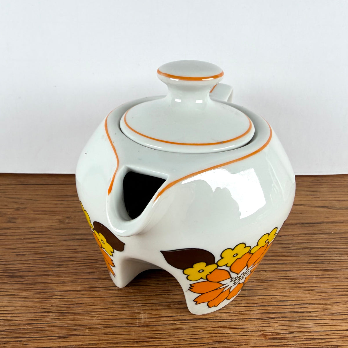 Vintage theepotje bloemen